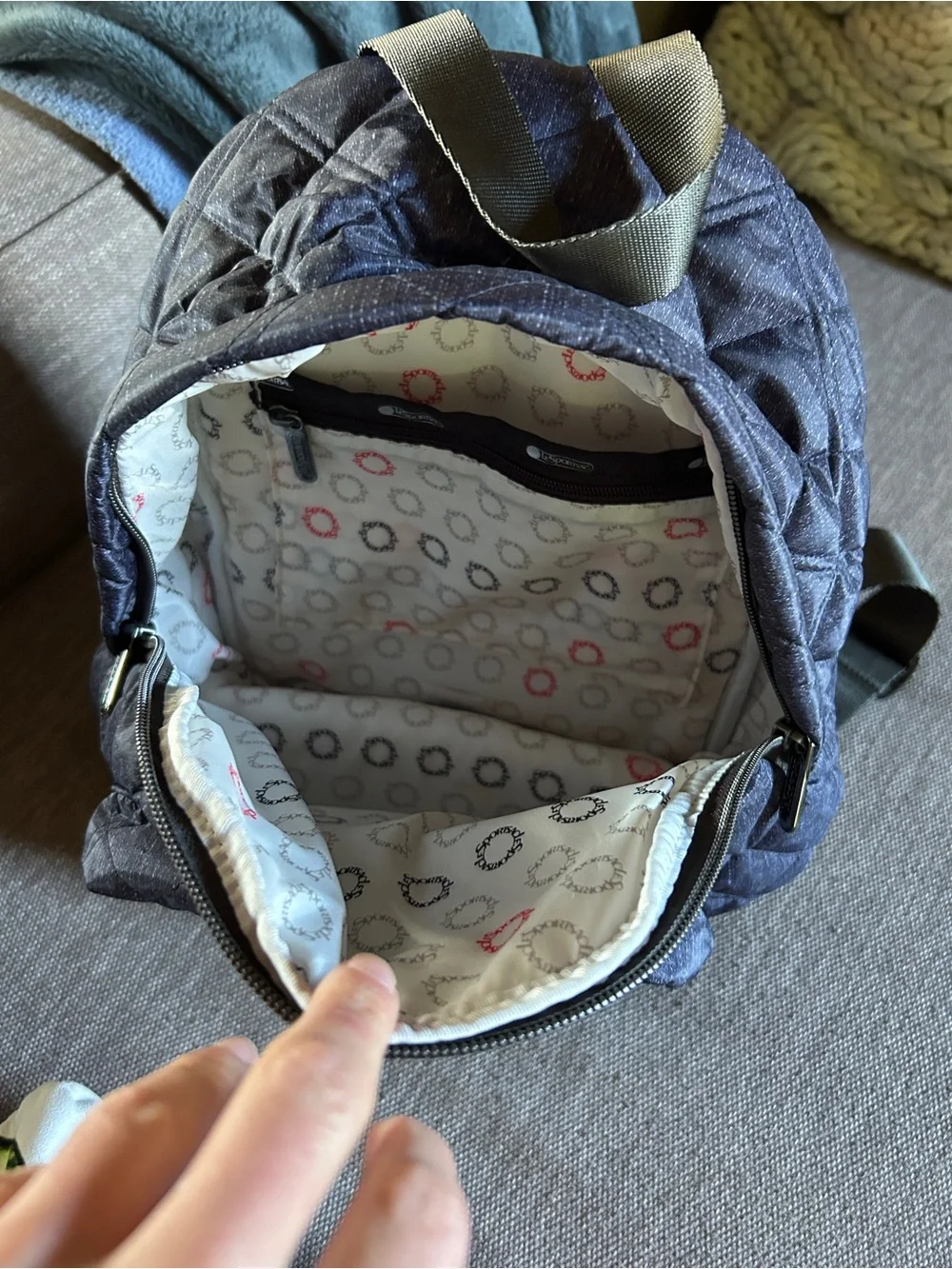 Lesportsac nwot carry appears
